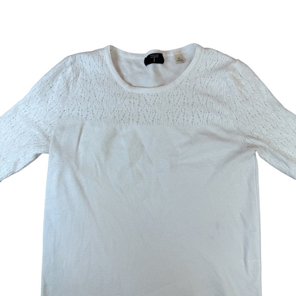 Woman’s Tahari White Short Sleeve Sweater Shirt Size Medium - Picture 3 of 9